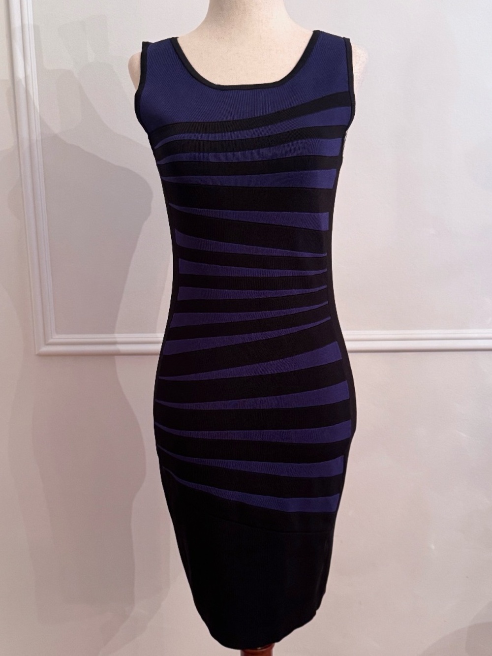 Karen Millen Striped Colorblock Bodycon Dress Navy Black Sleeveless Size 2